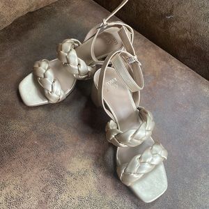 Crown and ivy gold sandals size 6 1/2